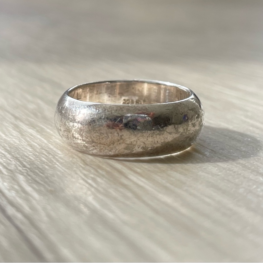 OFFERS WELCOMED 925 SU Stamped Silver Band 3.8g  sz 8.75